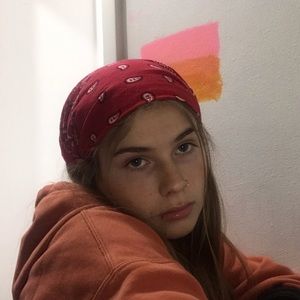 Meet your Posher, Ellena